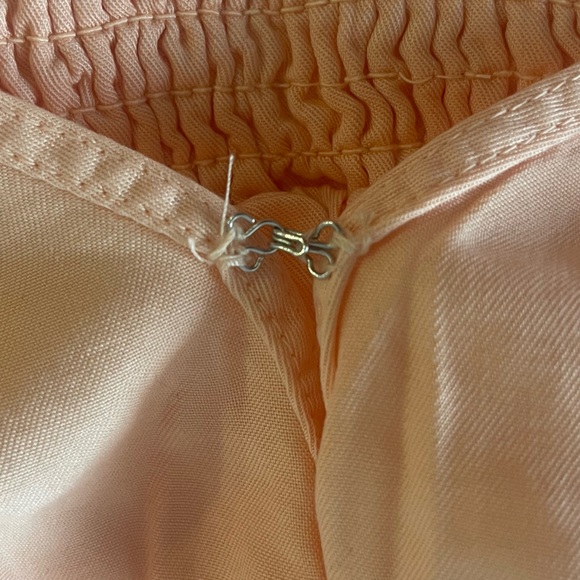 Cutest Peach 🍑 Romper - Picture 6 of 9